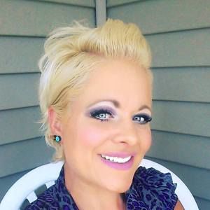 Meet your Posher, Molly